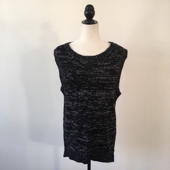 Black Sleeveless Sweater - Picture 2 of 4